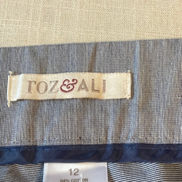 Roz & Ali Light Blue Capris - Picture 3 of 5
